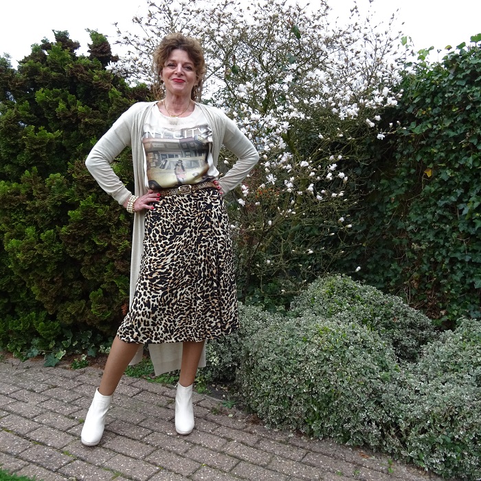 leopard print skirt