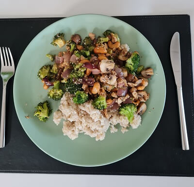 brocoli with chicken and rice
