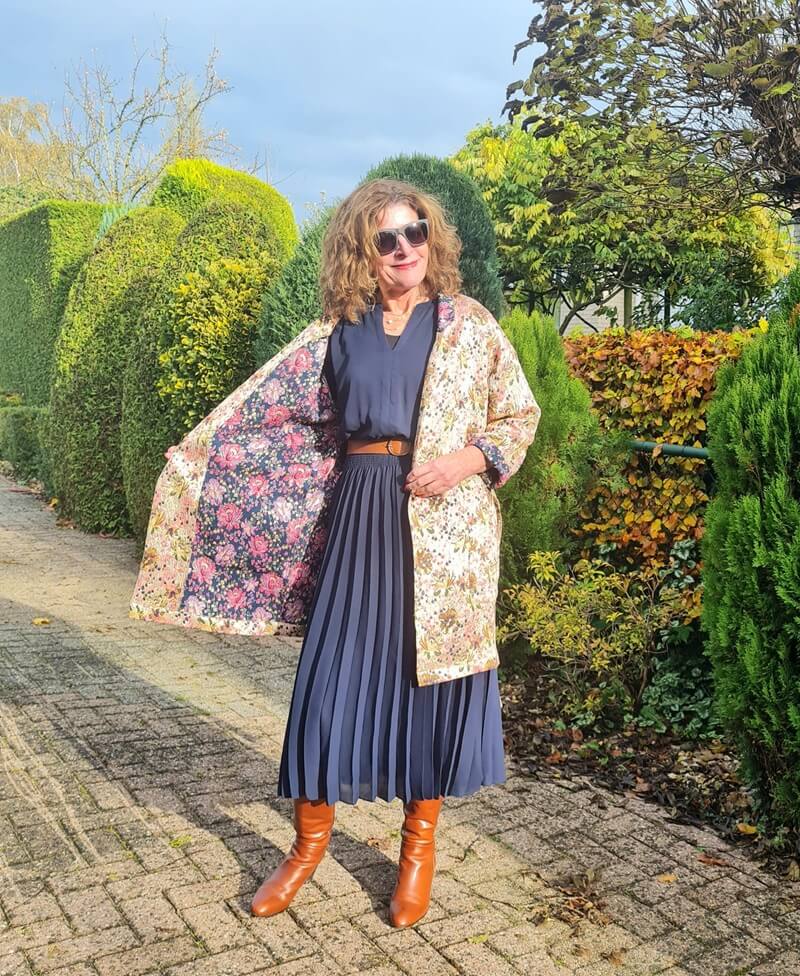 brown and navy and gold outfit