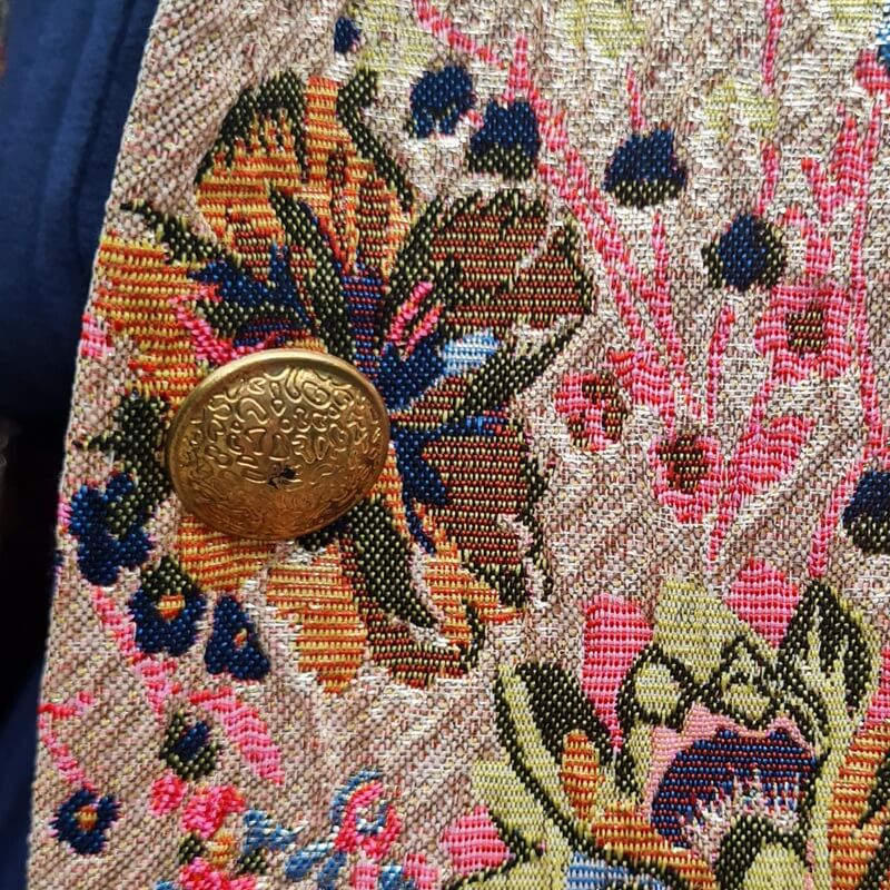 golden buttons