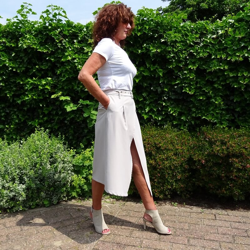 come on ladies and join us