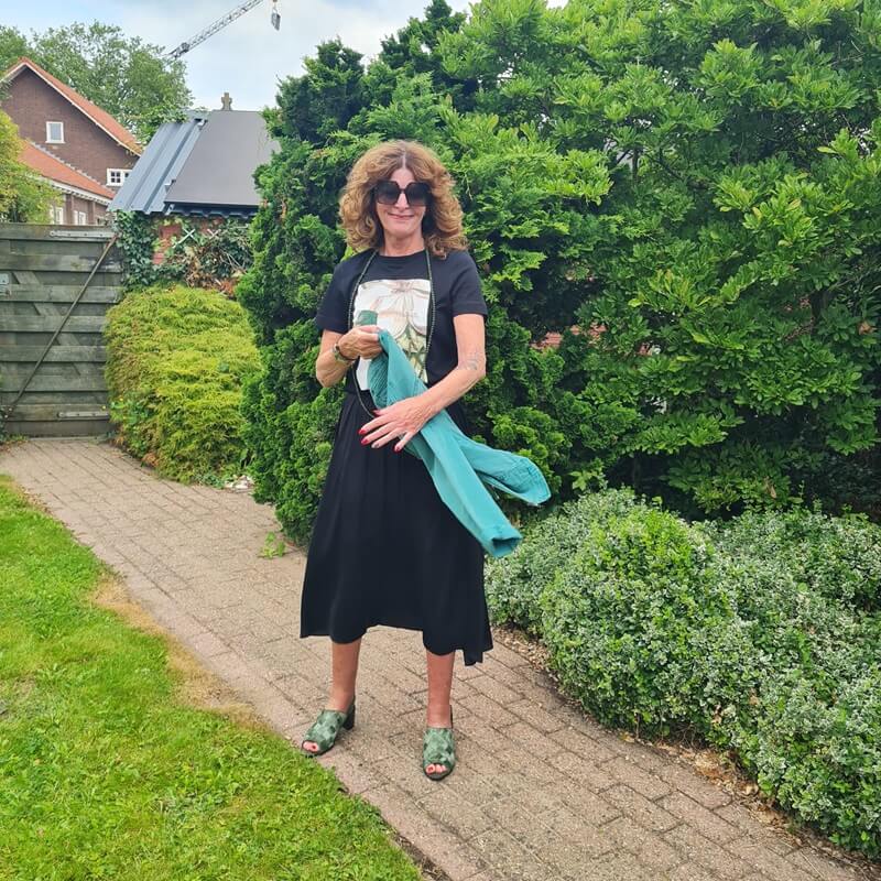 Black and green outfit, how I not want to wear it...... - Nancys Fashion Style Black and green outfit, how I not want to wear it...... - Nancys Fashion Style