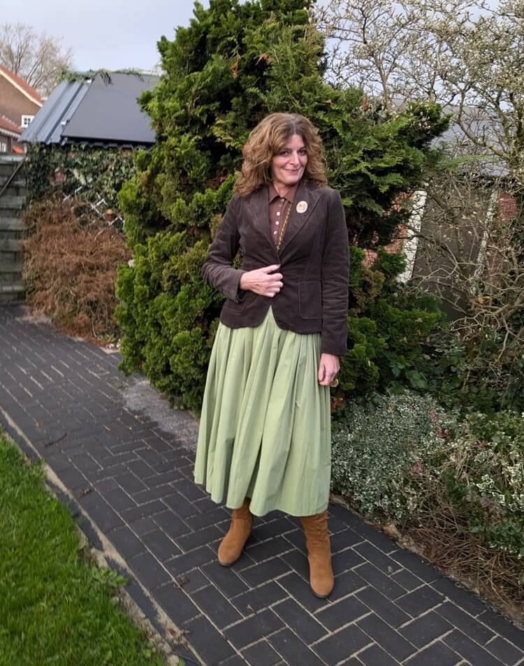 pistache skirt and chocolate brown blazer