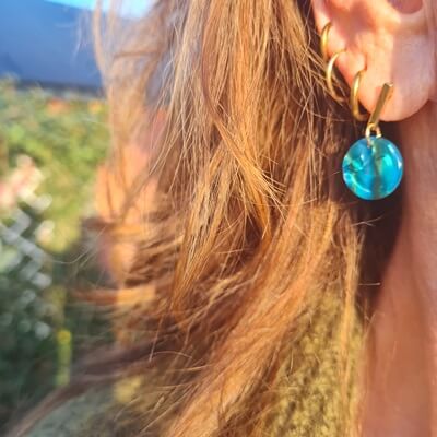 green earrings
