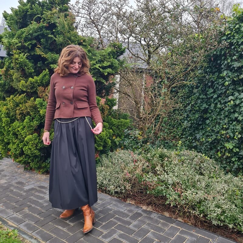 brown and black outfit