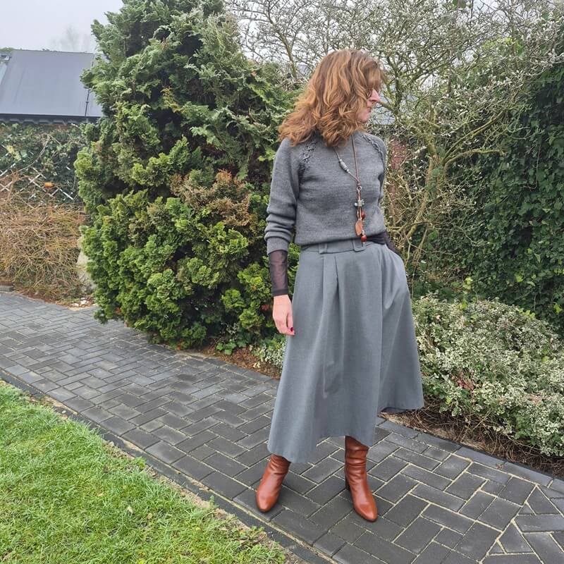 circle skirt and knit jumper