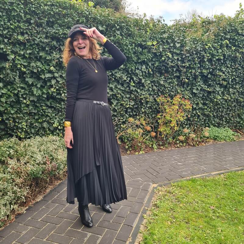 black monochrome look