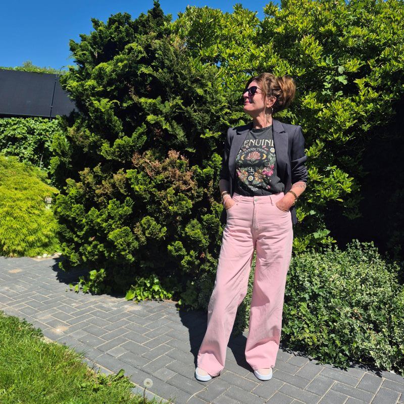 pink and grey outfit