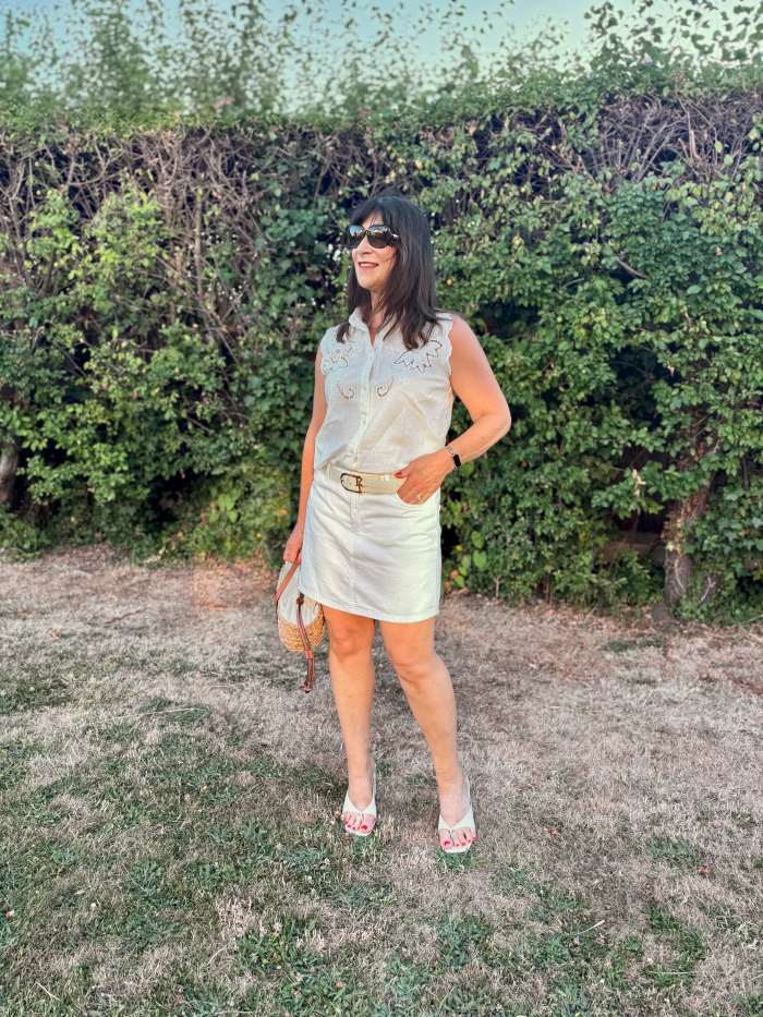 mini skirt outfit