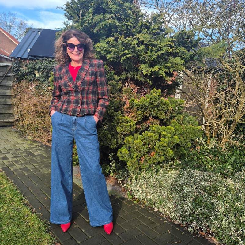 With flashing lights and sirens blaring to the emergency room