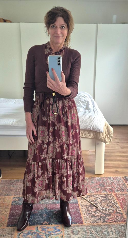 burgundy maxi dress with paisley print