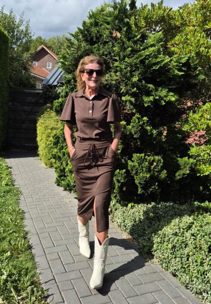 Same look, new shade: from bordeaux to brown
